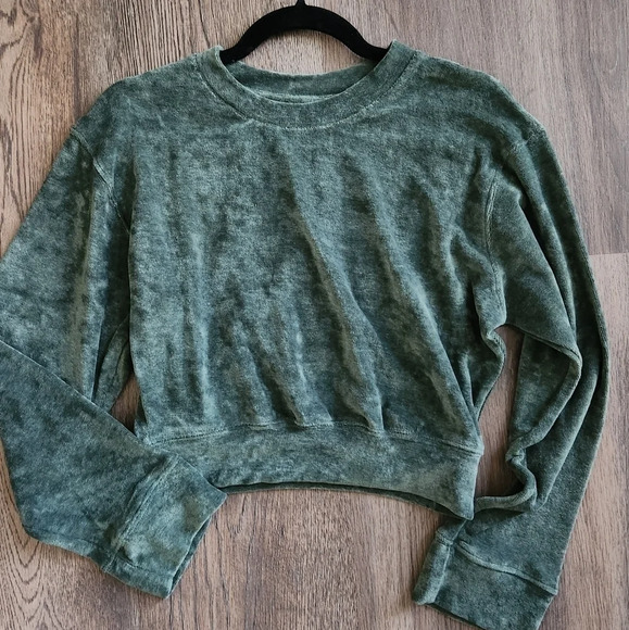 NOIZE Sweater - Picture 1 of 7